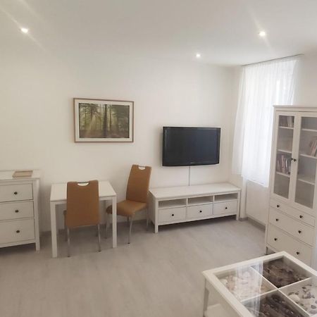 Gemuetliche Zweiraumwohnung In Ruhelage Відень Екстер'єр фото